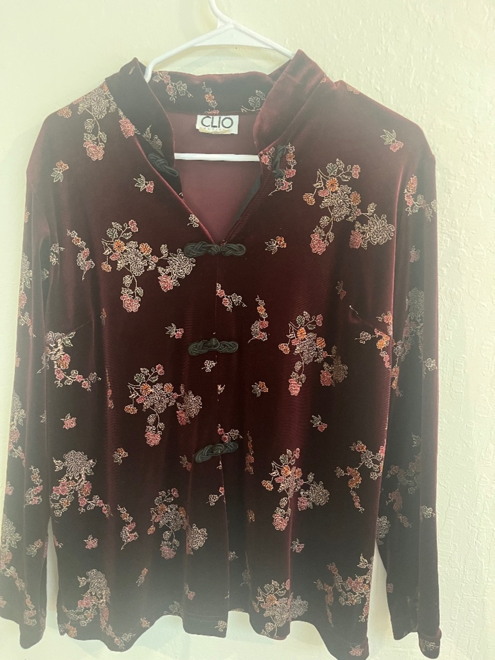 CLIO Velvet Top